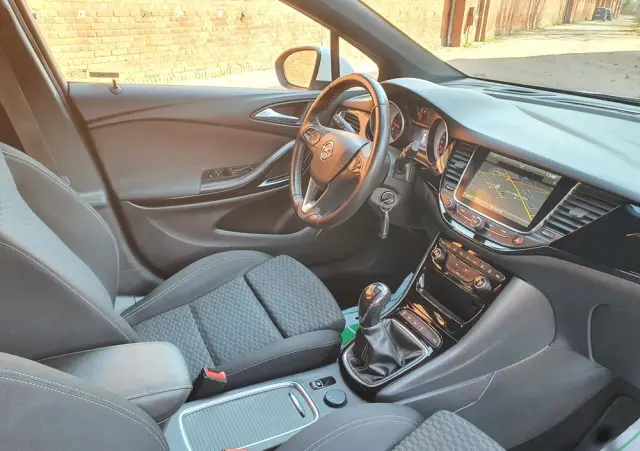 OPEL Astra 1.6 CDTI Sport