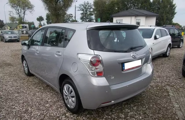 TOYOTA Verso 