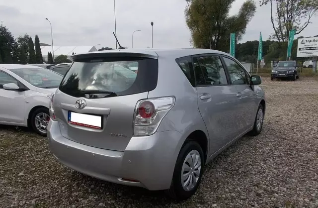 TOYOTA Verso 