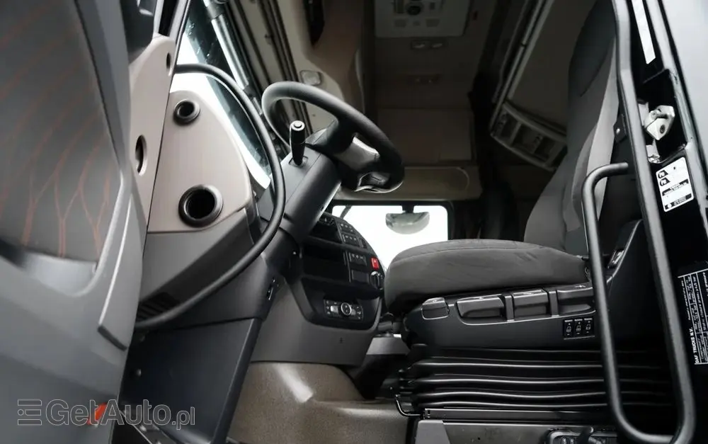 DAF XF 480 / BDF / 6X2 / / SSC / KLIMATYZACJA POSTOJOWA / OŚ PODNOSZONA / MEGA 