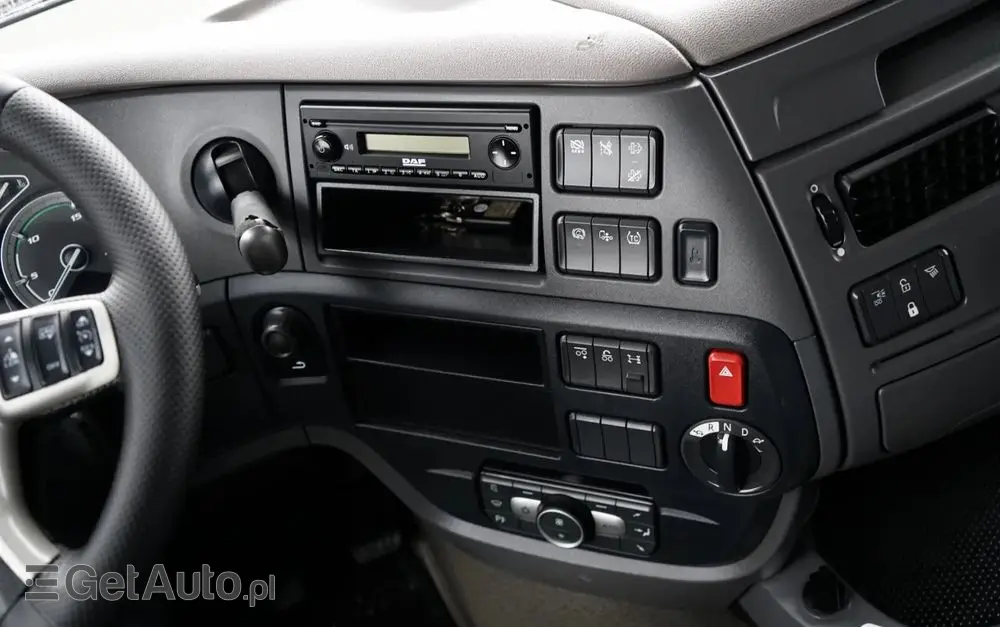 DAF XF 480 / BDF / 6X2 / / SSC / KLIMATYZACJA POSTOJOWA / OŚ PODNOSZONA / MEGA 