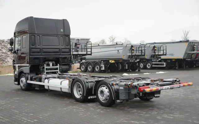 DAF XF 480 / BDF / 6X2 / / SSC / KLIMATYZACJA POSTOJOWA / OŚ PODNOSZONA / MEGA 