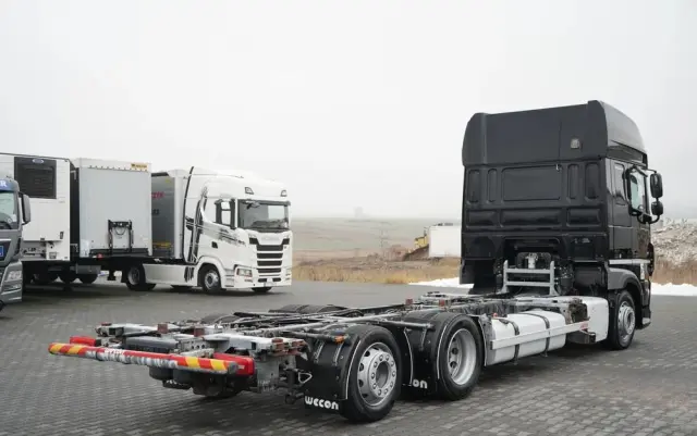 DAF XF 480 / BDF / 6X2 / / SSC / KLIMATYZACJA POSTOJOWA / OŚ PODNOSZONA / MEGA 