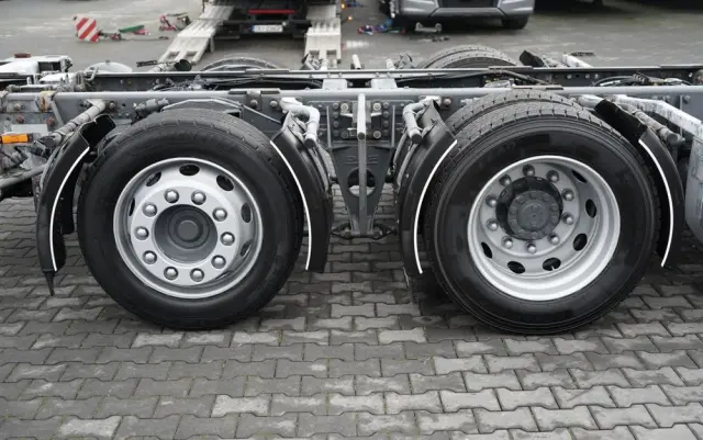 DAF XF 480 / BDF / 6X2 / / SSC / KLIMATYZACJA POSTOJOWA / OŚ PODNOSZONA / MEGA 