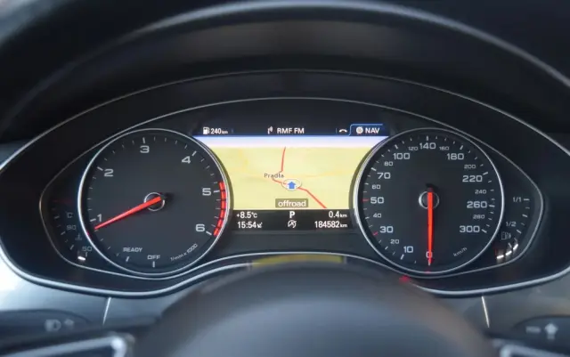 AUDI A6 Avant 2.0 TDI Ultra S tronic