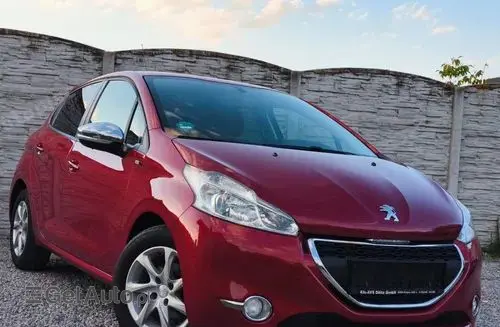 PEUGEOT 208 