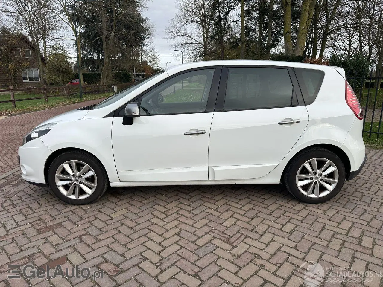 RENAULT Scenic Authentique 110
