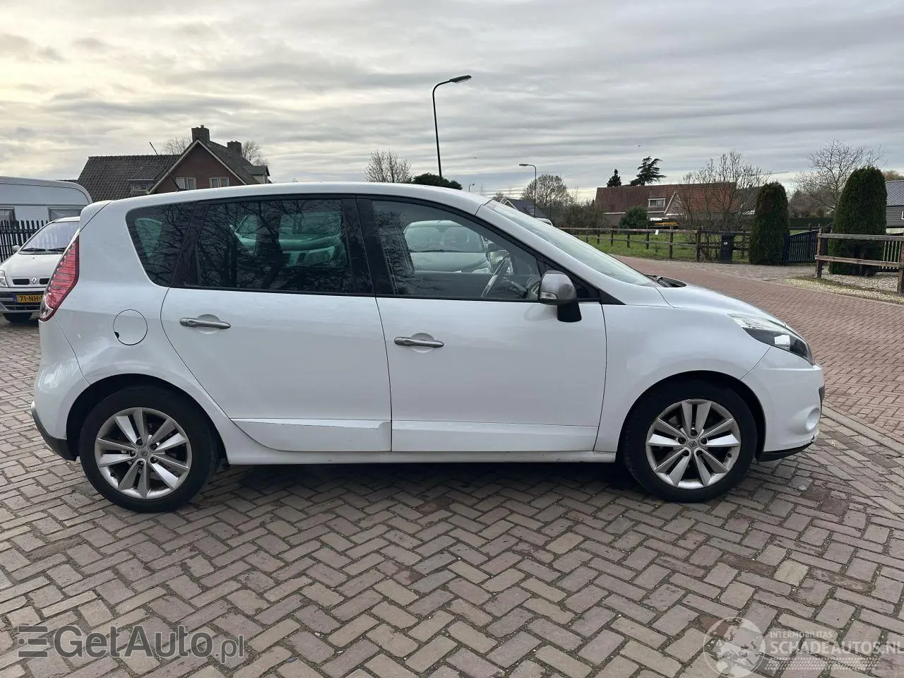 RENAULT Scenic Authentique 110