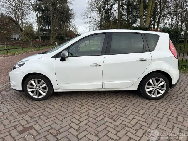 RENAULT Scenic Authentique 110