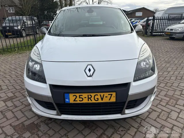 RENAULT Scenic Authentique 110