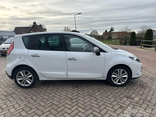 RENAULT Scenic Authentique 110