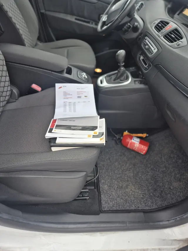 RENAULT Scenic Authentique 110