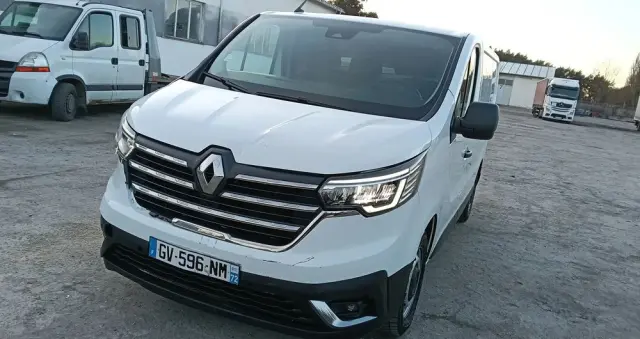RENAULT Trafic 