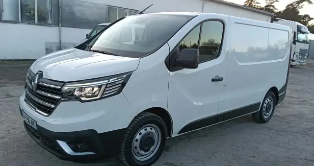 RENAULT Trafic 