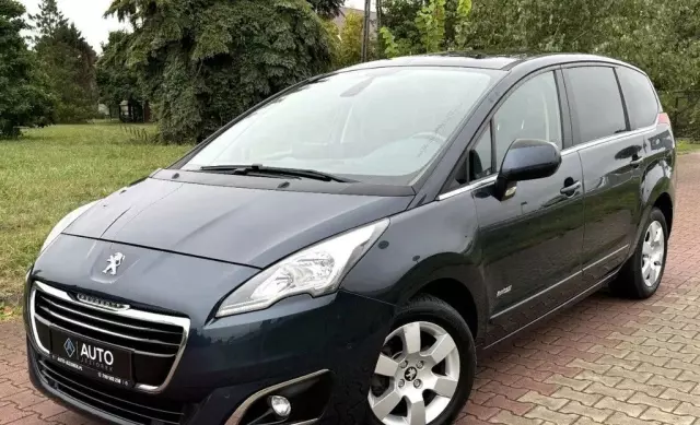 PEUGEOT 5008 