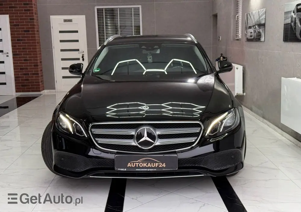 MERCEDES-BENZ Klasa E 220 d 9G-TRONIC