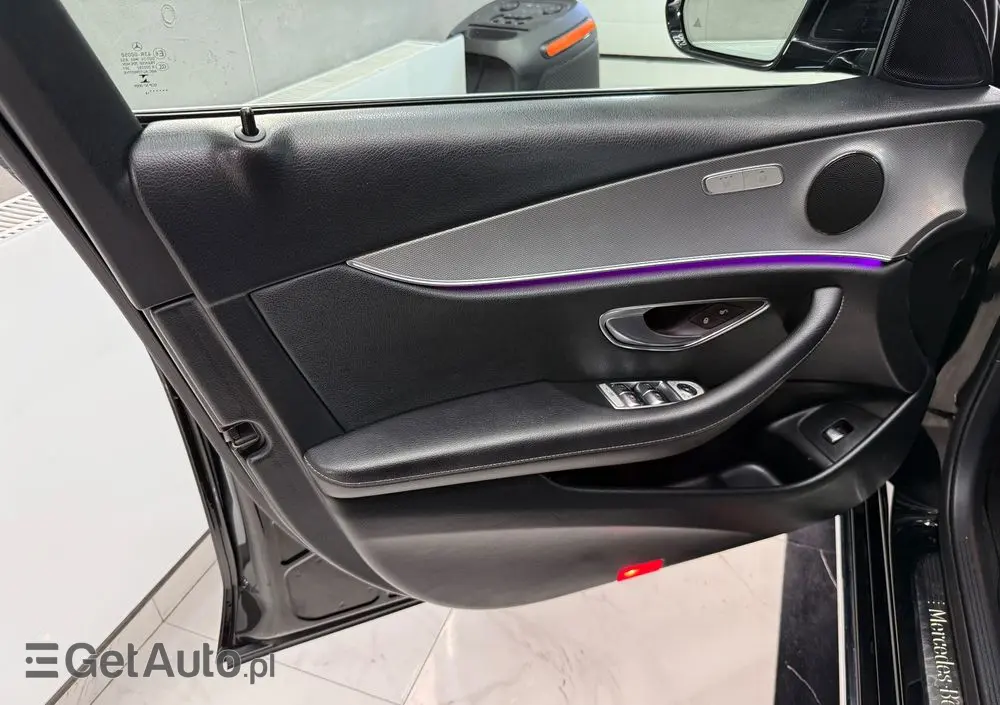MERCEDES-BENZ Klasa E 220 d 9G-TRONIC