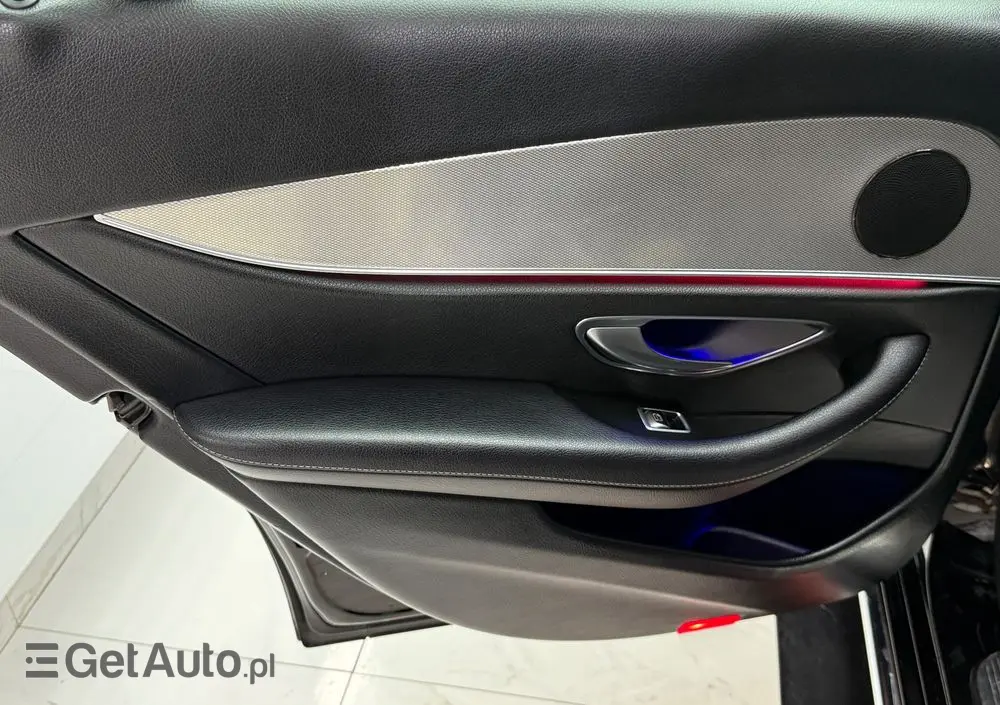 MERCEDES-BENZ Klasa E 220 d 9G-TRONIC