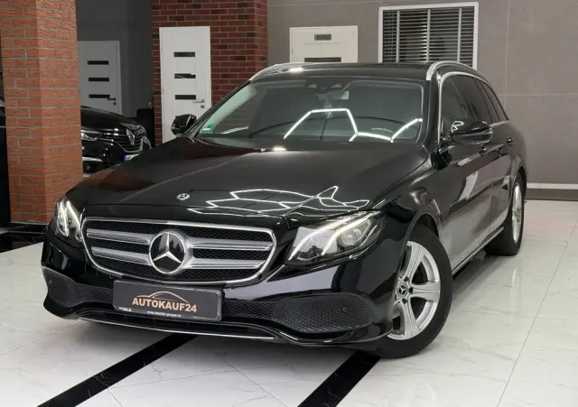MERCEDES-BENZ Klasa E 220 d 9G-TRONIC