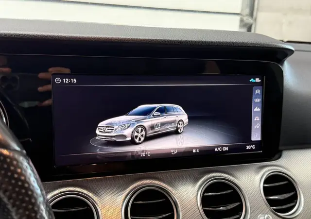 MERCEDES-BENZ Klasa E 220 d 9G-TRONIC