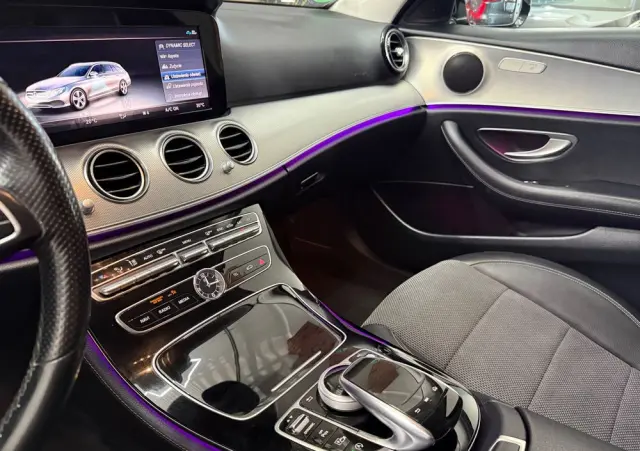 MERCEDES-BENZ Klasa E 220 d 9G-TRONIC