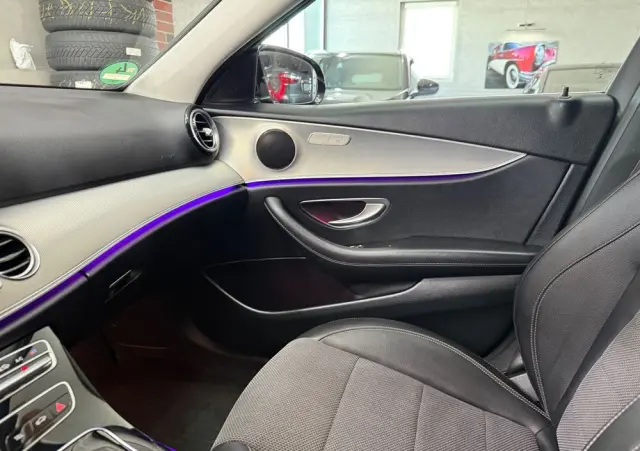 MERCEDES-BENZ Klasa E 220 d 9G-TRONIC