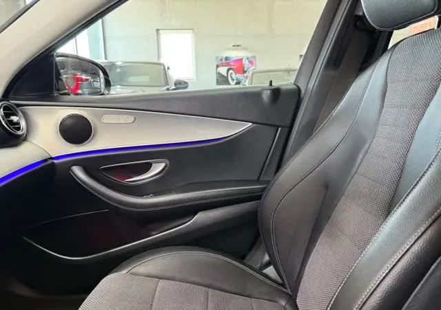 MERCEDES-BENZ Klasa E 220 d 9G-TRONIC