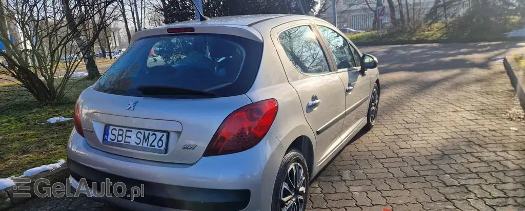 PEUGEOT 207 