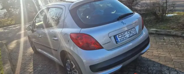 PEUGEOT 207 