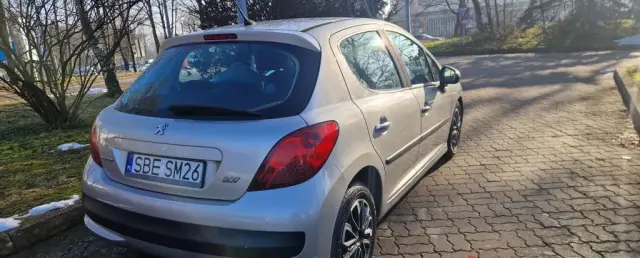 PEUGEOT 207 