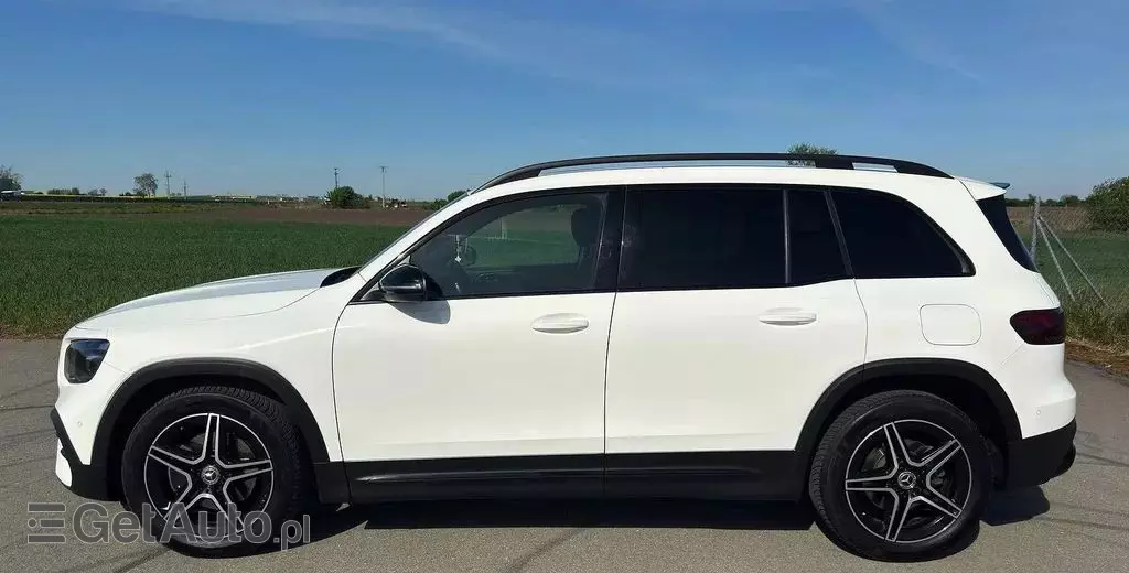 MERCEDES-BENZ GLB 