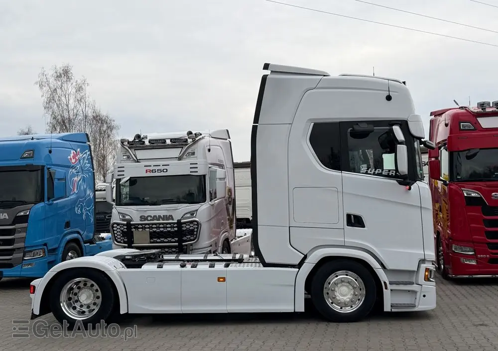 SCANIA 580S scania z Niemiec v8 mega low deck idealny stan 2021 pełna opcja bez egr 