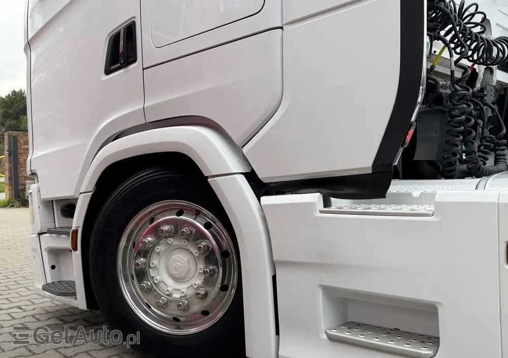 SCANIA 580S scania z Niemiec v8 mega low deck idealny stan 2021 pełna opcja bez egr 