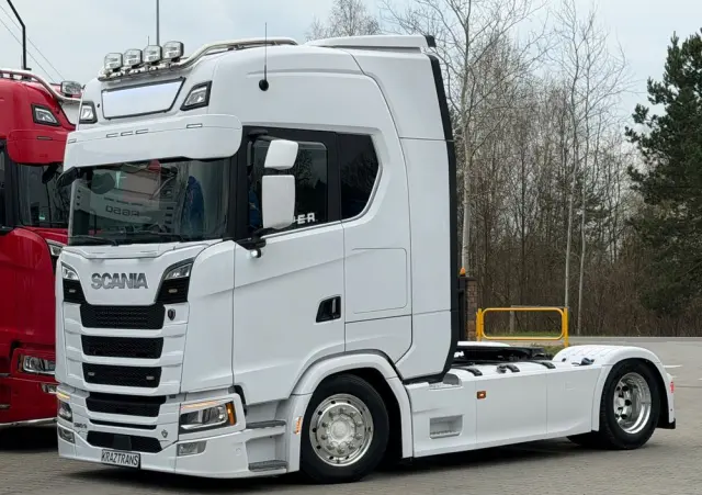 SCANIA 580S scania z Niemiec v8 mega low deck idealny stan 2021 pełna opcja bez egr 