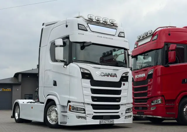 SCANIA 580S scania z Niemiec v8 mega low deck idealny stan 2021 pełna opcja bez egr 