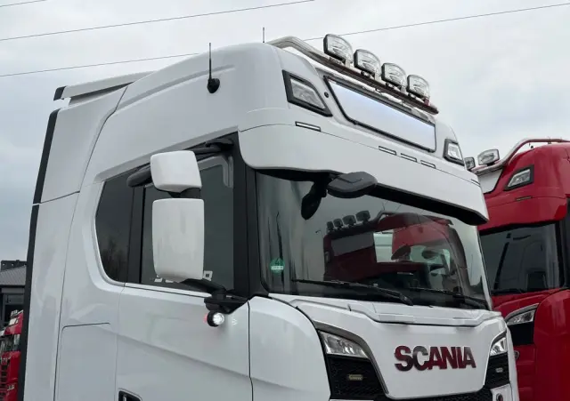 SCANIA 580S scania z Niemiec v8 mega low deck idealny stan 2021 pełna opcja bez egr 