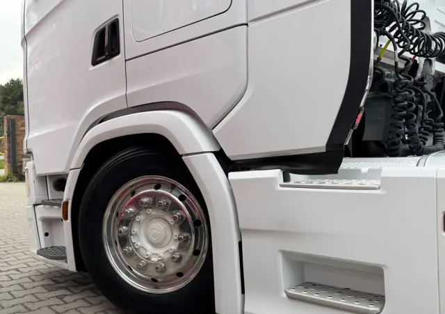 SCANIA 580S scania z Niemiec v8 mega low deck idealny stan 2021 pełna opcja bez egr 