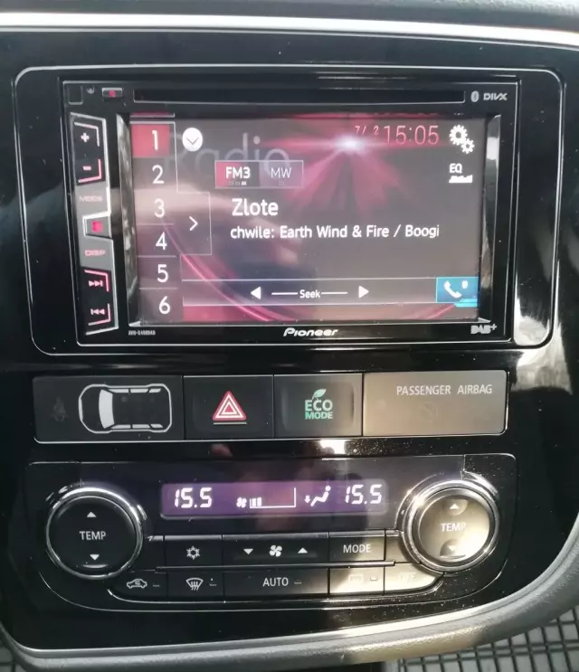 MITSUBISHI Outlander 