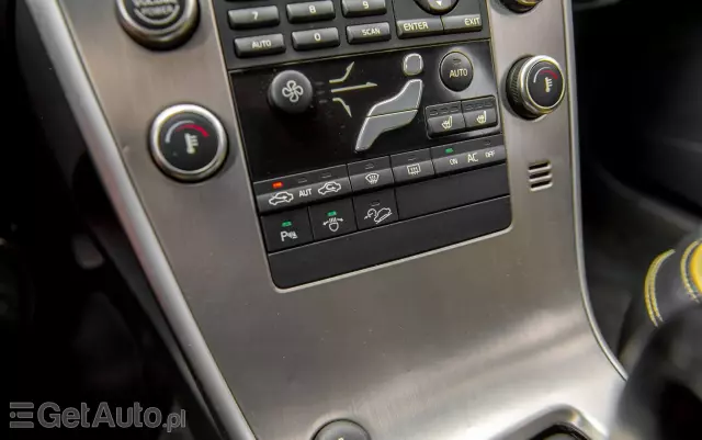 VOLVO XC 60 2.4D AWD Momentum