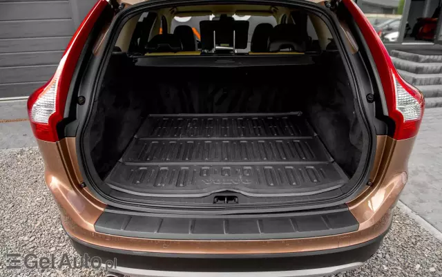 VOLVO XC 60 2.4D AWD Momentum