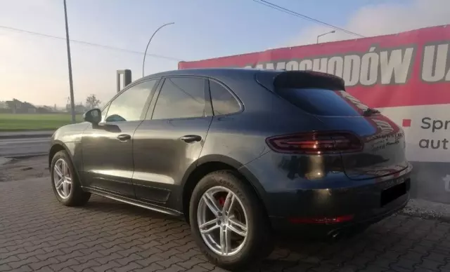 PORSCHE Macan 