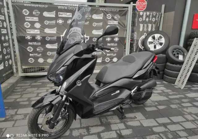 YAMAHA X-max 