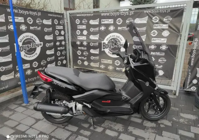 YAMAHA X-max 