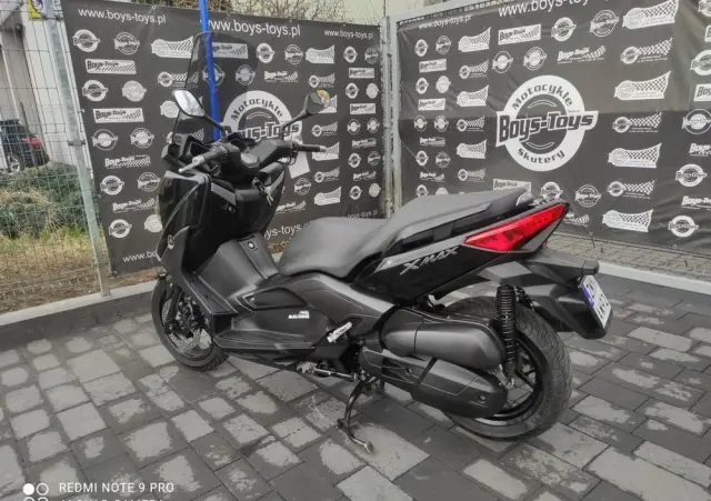 YAMAHA X-max 