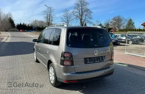 VOLKSWAGEN Touran 