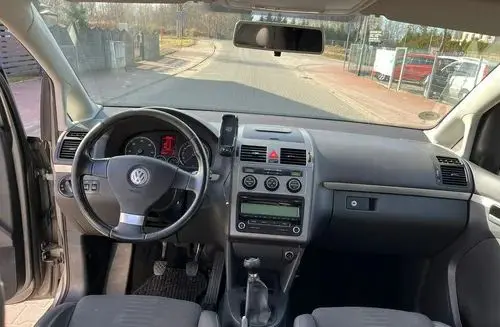 VOLKSWAGEN Touran 