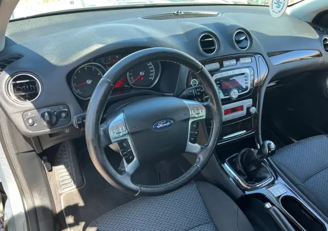 FORD Mondeo 2.0 Ghia