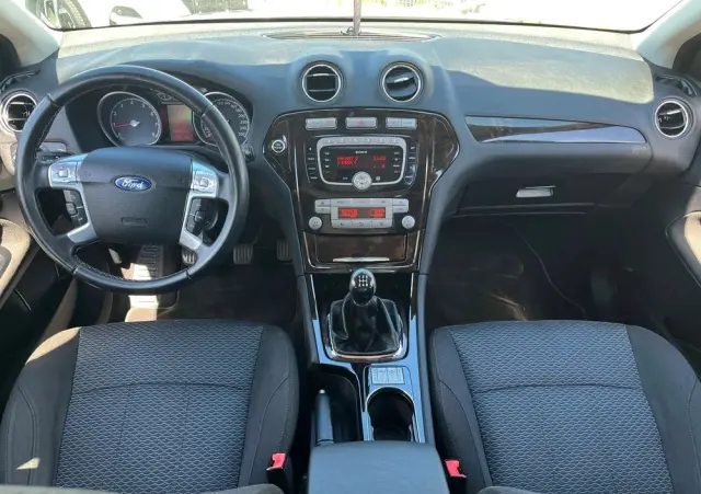 FORD Mondeo 2.0 Ghia