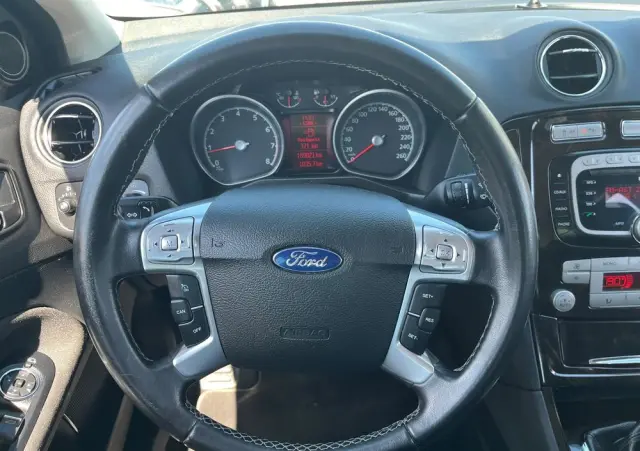 FORD Mondeo 2.0 Ghia