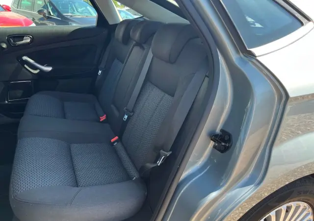 FORD Mondeo 2.0 Ghia